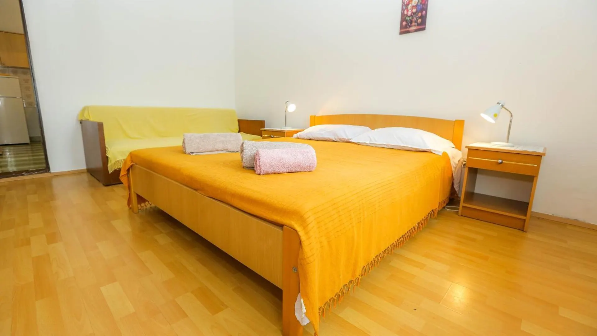 Apartments Venis Savar 0*,